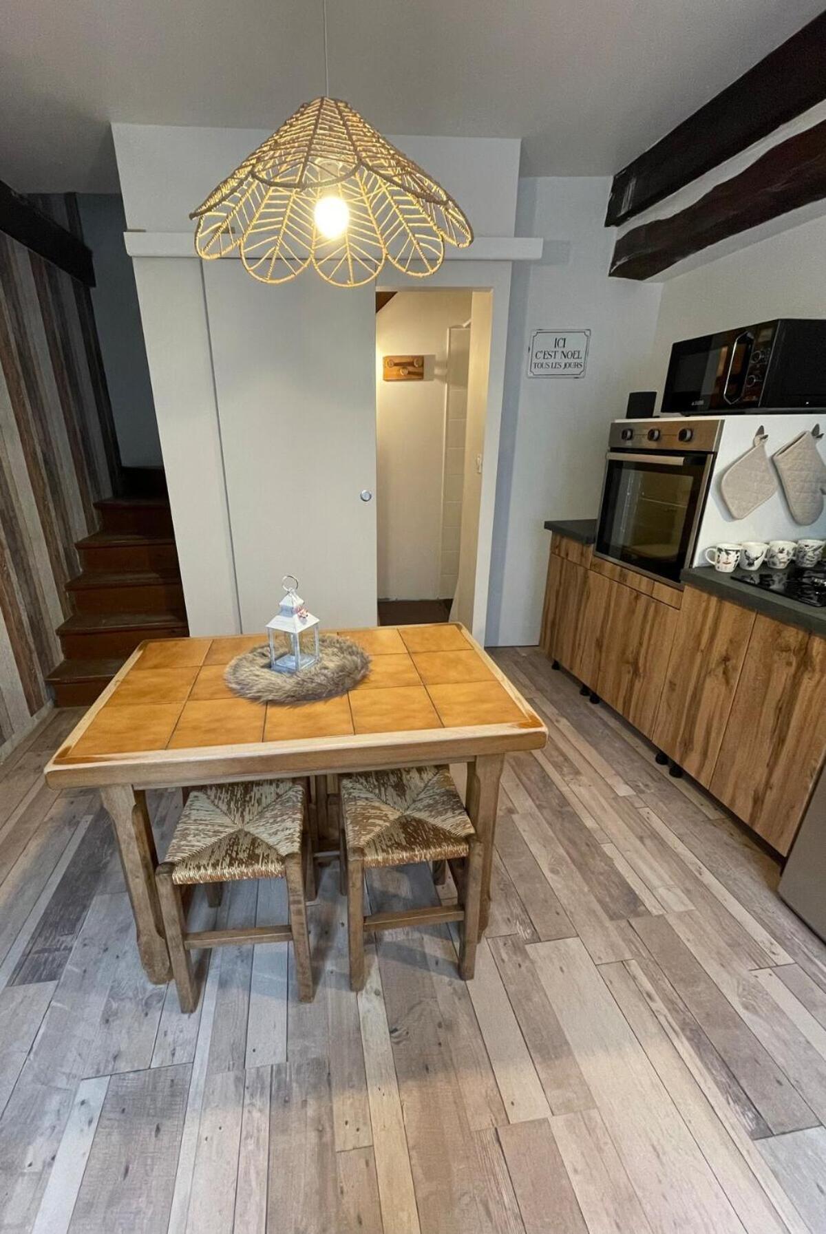 "La Petite Maison" Triplex Au Centre Ville - Les Terres Du Roy Avallon Ngoại thất bức ảnh