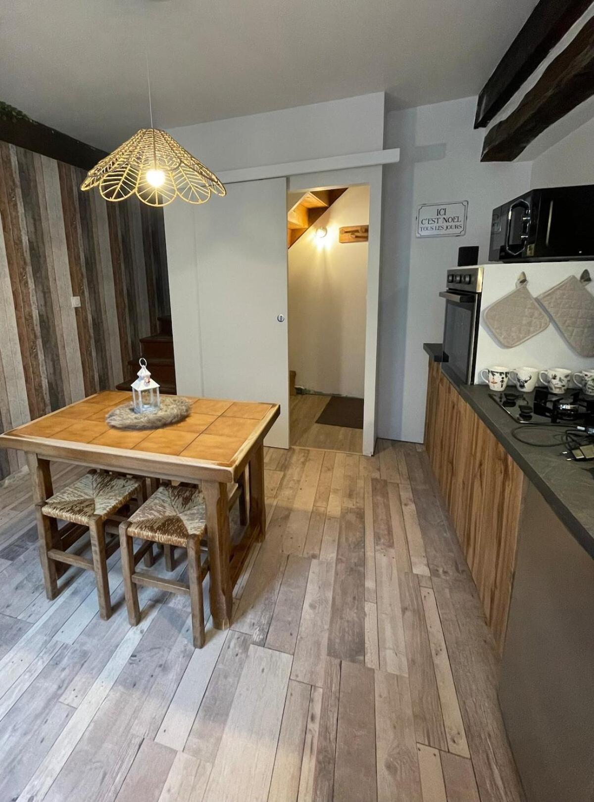 "La Petite Maison" Triplex Au Centre Ville - Les Terres Du Roy Avallon Ngoại thất bức ảnh