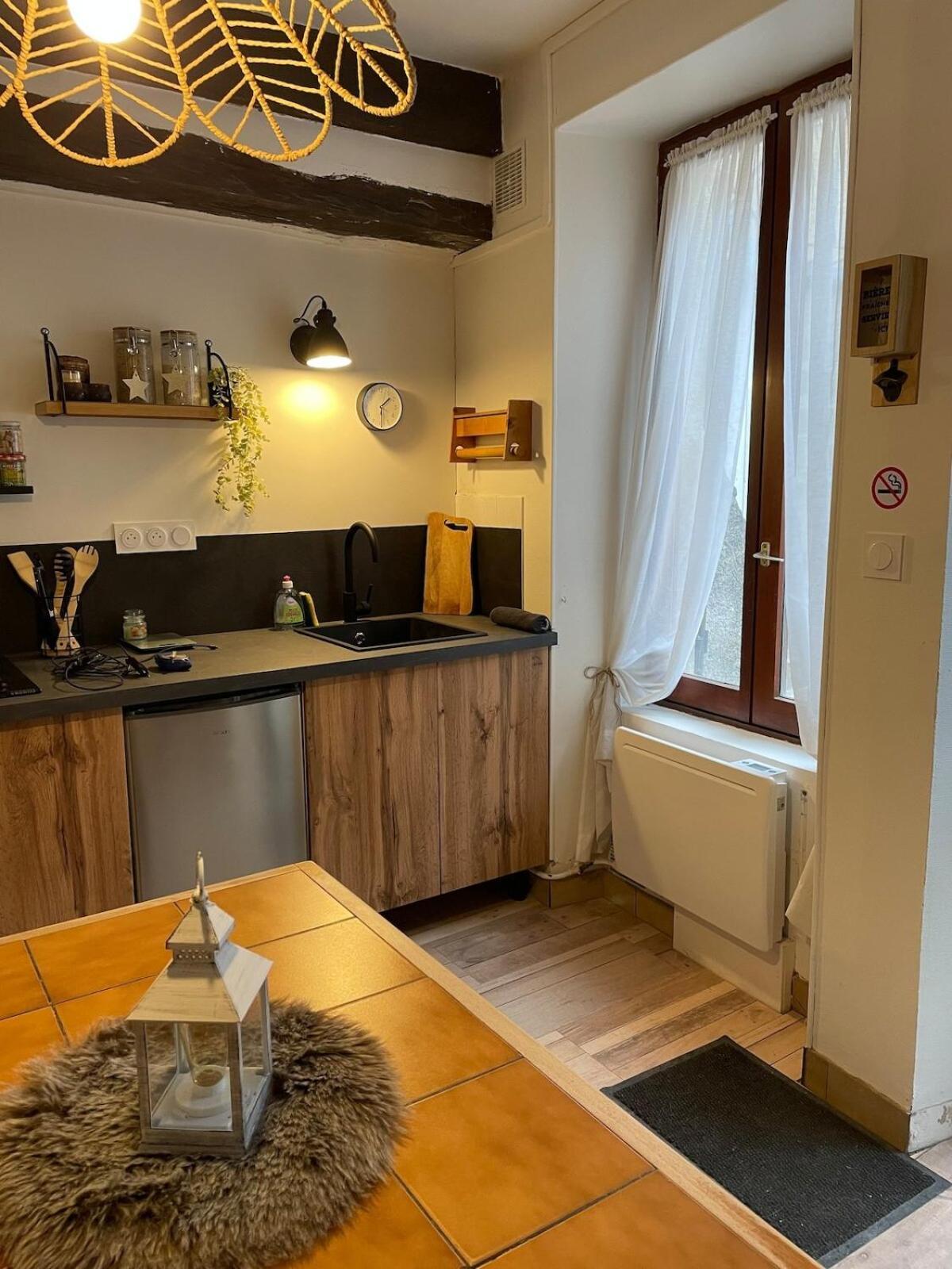 "La Petite Maison" Triplex Au Centre Ville - Les Terres Du Roy Avallon Ngoại thất bức ảnh