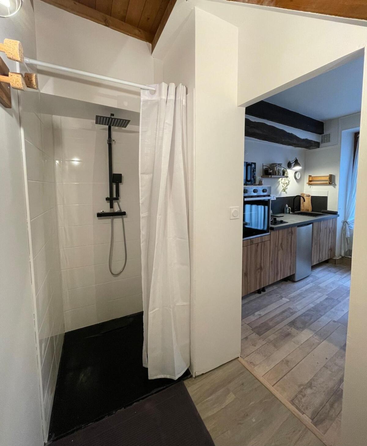 "La Petite Maison" Triplex Au Centre Ville - Les Terres Du Roy Avallon Ngoại thất bức ảnh