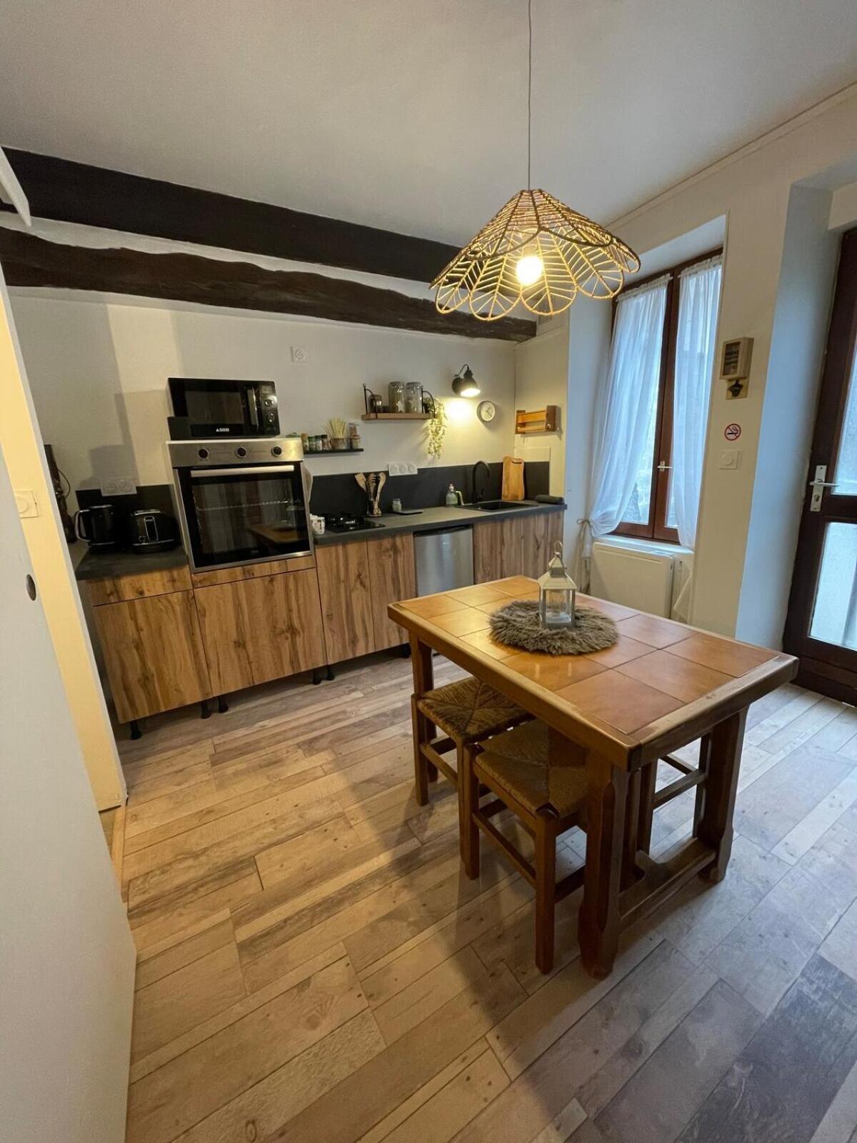 "La Petite Maison" Triplex Au Centre Ville - Les Terres Du Roy Avallon Ngoại thất bức ảnh